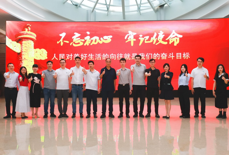 加密瑞研究院院长美国工程院院士梁锦荣黄埔之行